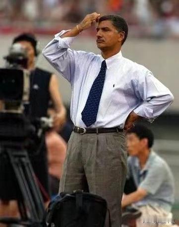 十六年里，塔瓦雷斯把行李扛过十几个国家，却只有三个地方让他觉出“踏实”：巴西是生