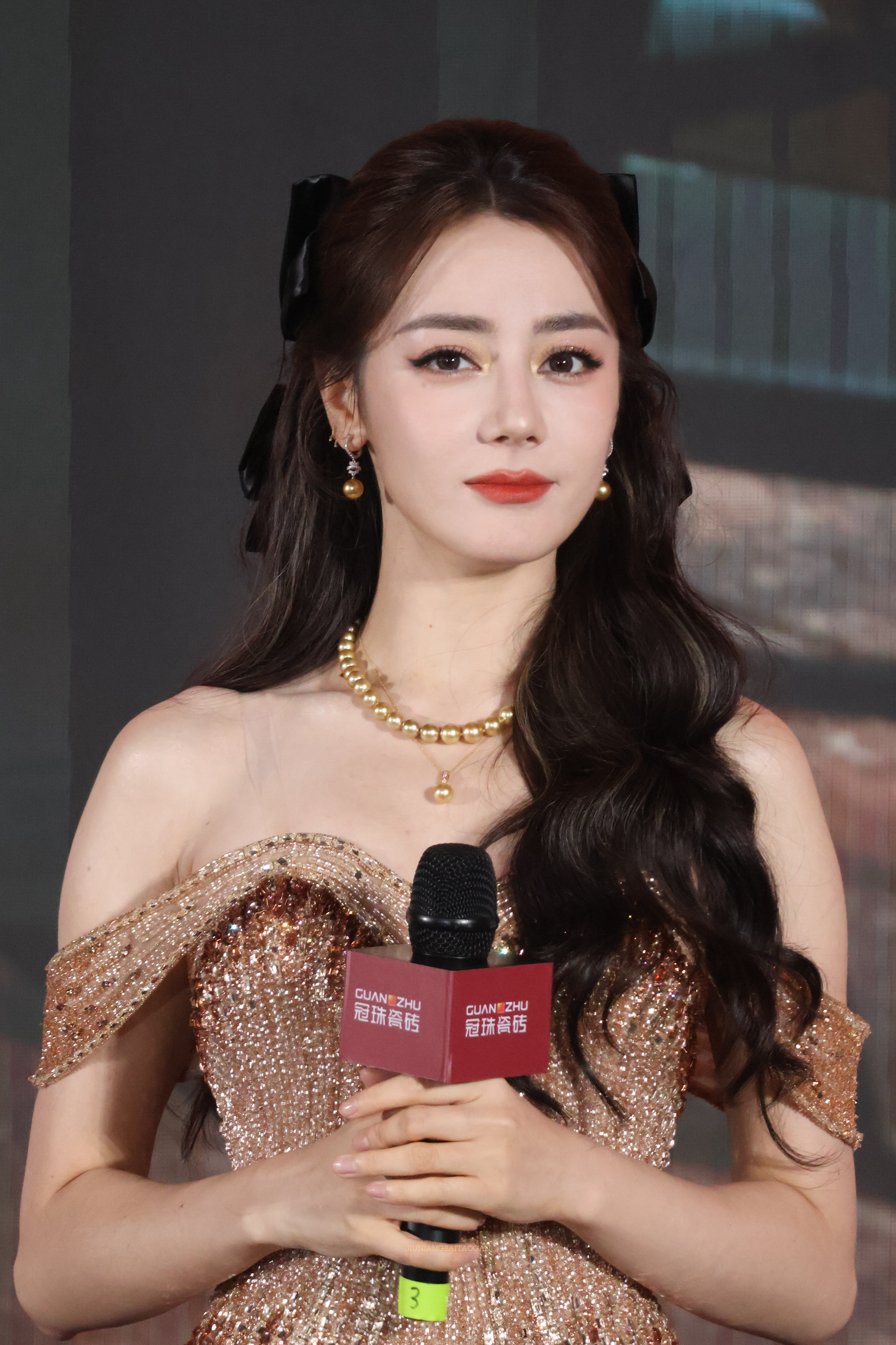 据不完全统计 本次冠珠jnbtg对视共计38张附上最正的一张对视