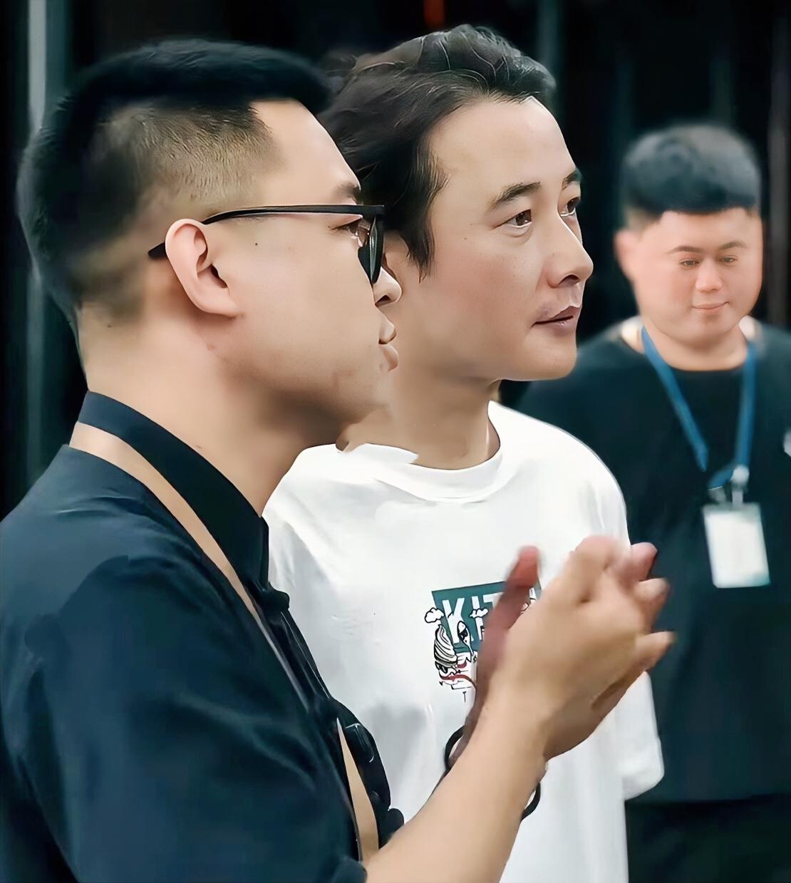 罗晋最新生图流出，发量明显稀疏，这下总算懂了，为什么每次重大活动，他都会仔细打理