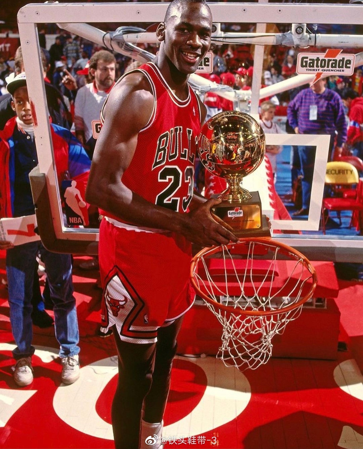 迈克尔·乔丹 · Air Jordan 32027又要复刻，这频率属实有点买不动