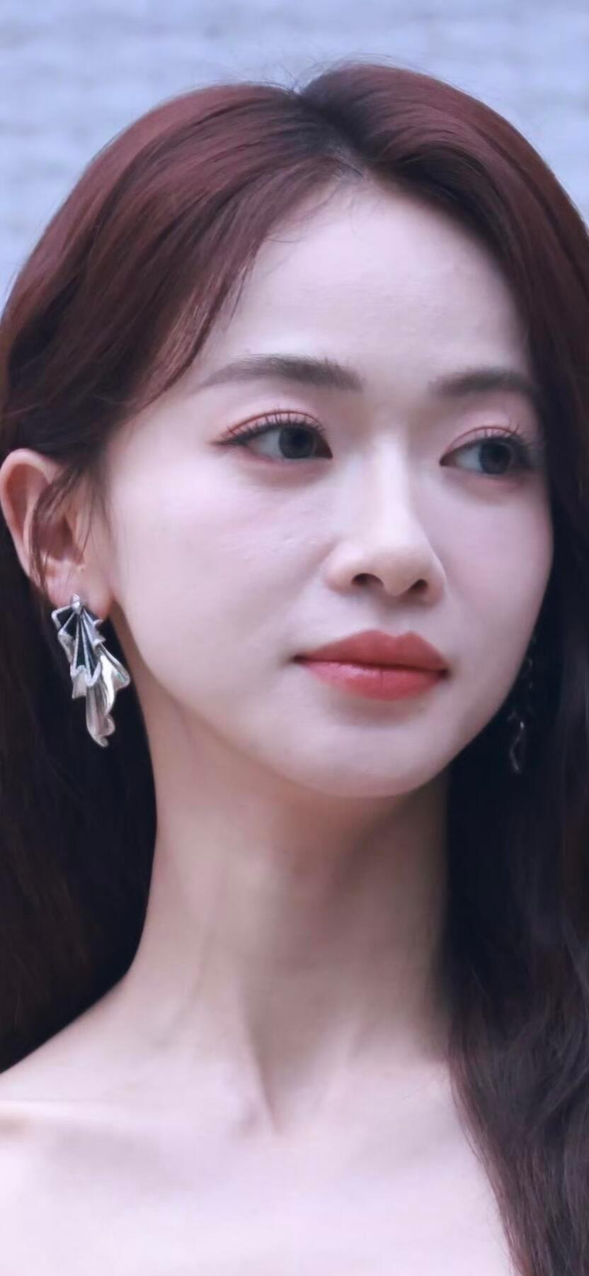 吴谨言✖️超清怼脸生图·极致细节[爱慕]曝吴谨言曾被女明星换角 ​​​