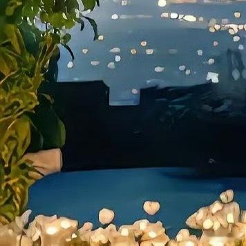 那时候你打电话给我，我听错了你的名字，你说你是礼物结果你真的变成了一份特别的礼物