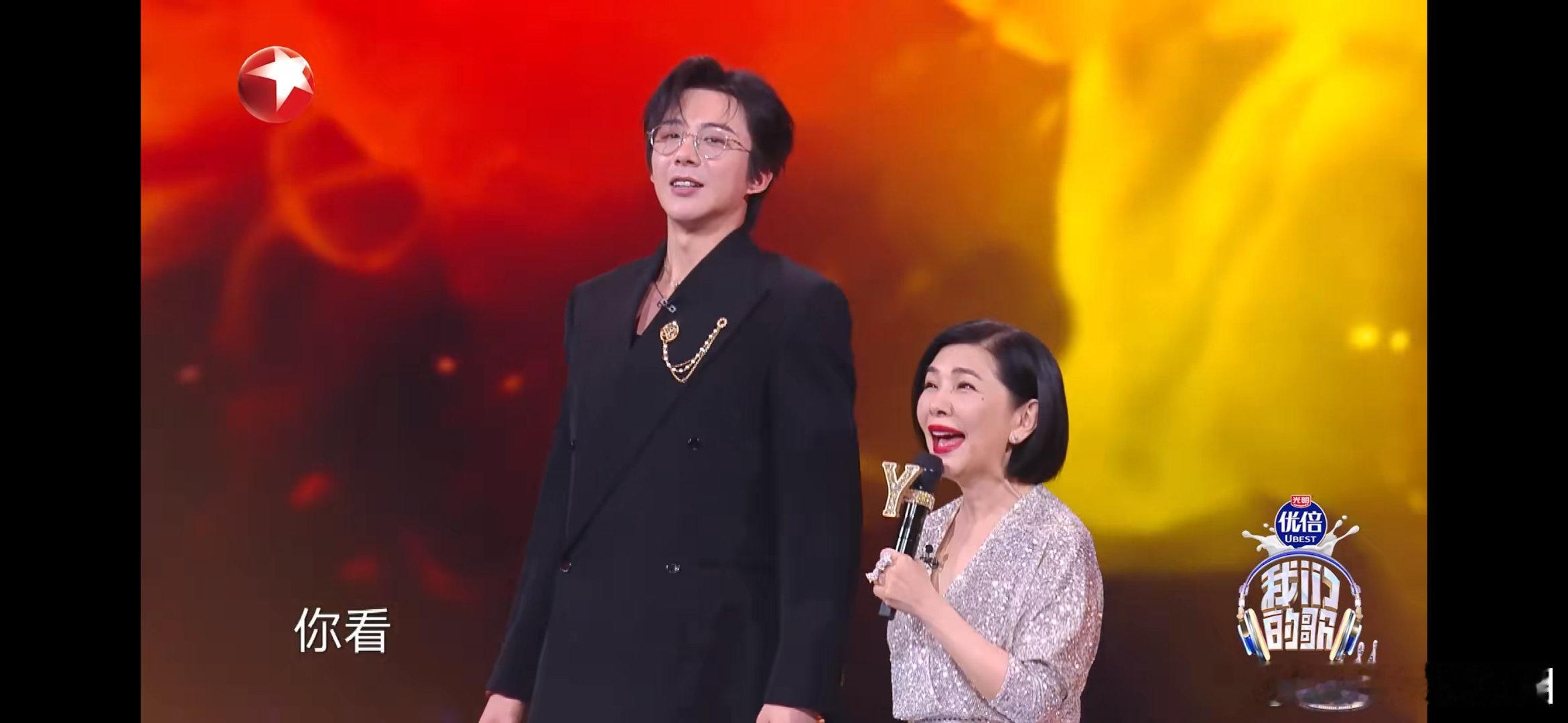  #刘宇宁张清芳最萌身高差#小小的个子却蕴含着大大的能量说的就是张清芳老师吧，他