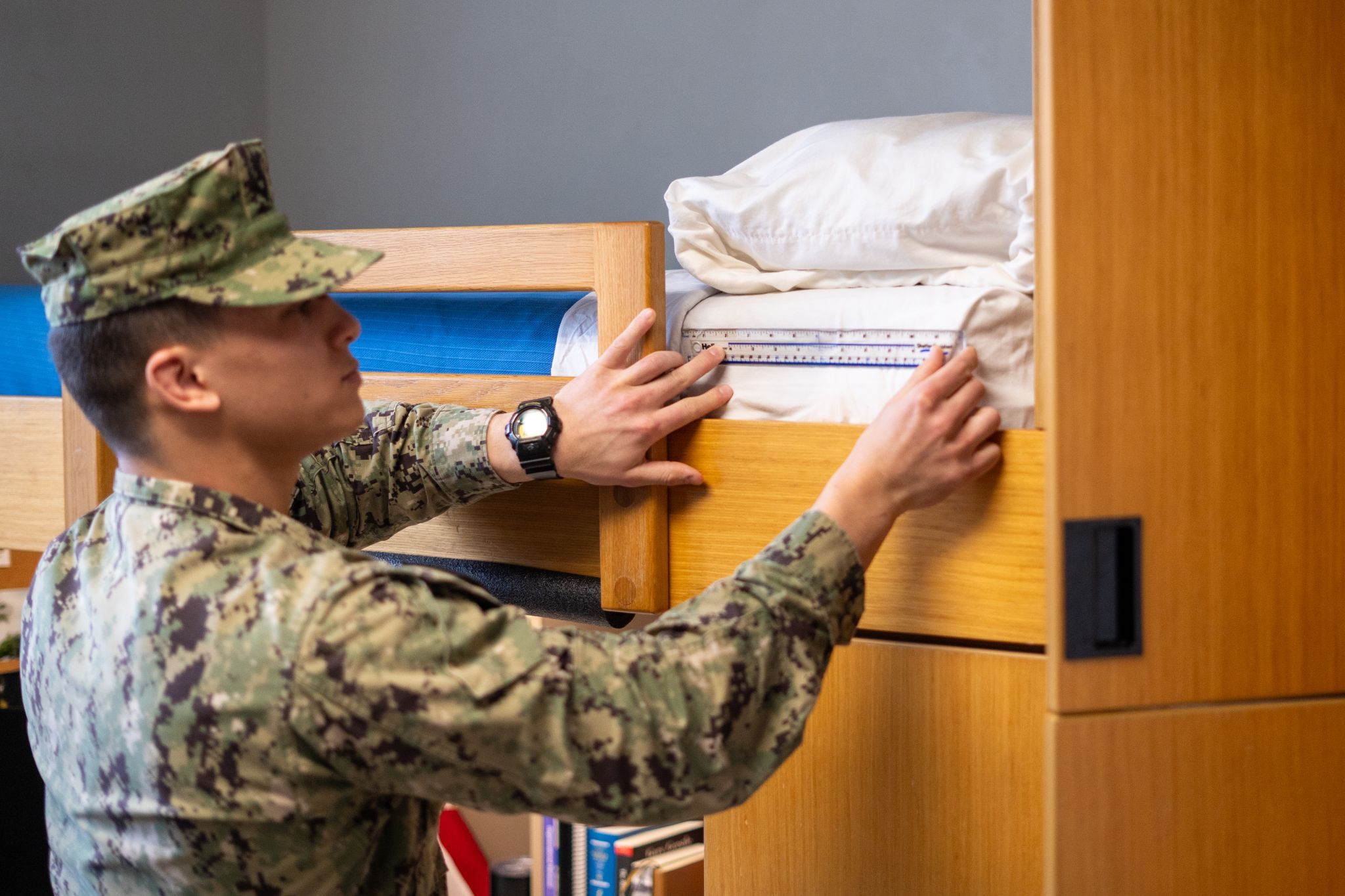 美国海军学院内务检查烽火问鼎计划 网页链接，空军学院内务检查戳左边链接 