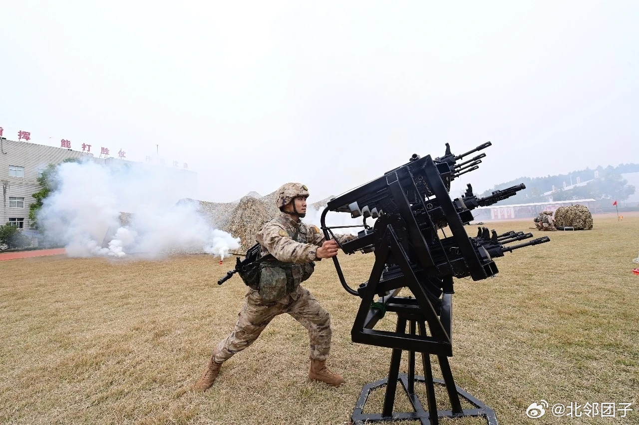 【多茂蒸钢】解放军、巴基斯坦和泰国✅ 多： 4 联装甚至 6 联装步枪/机枪，管