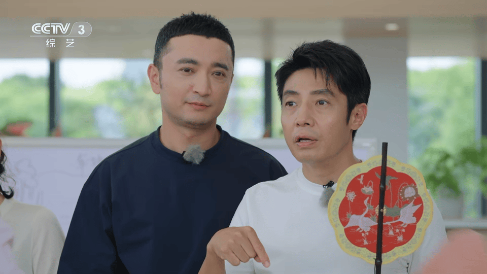 撒贝宁 谁能告诉我发生了什么 撒贝宁这宣传思路绝了！一句发问为《你好时光》市集拉