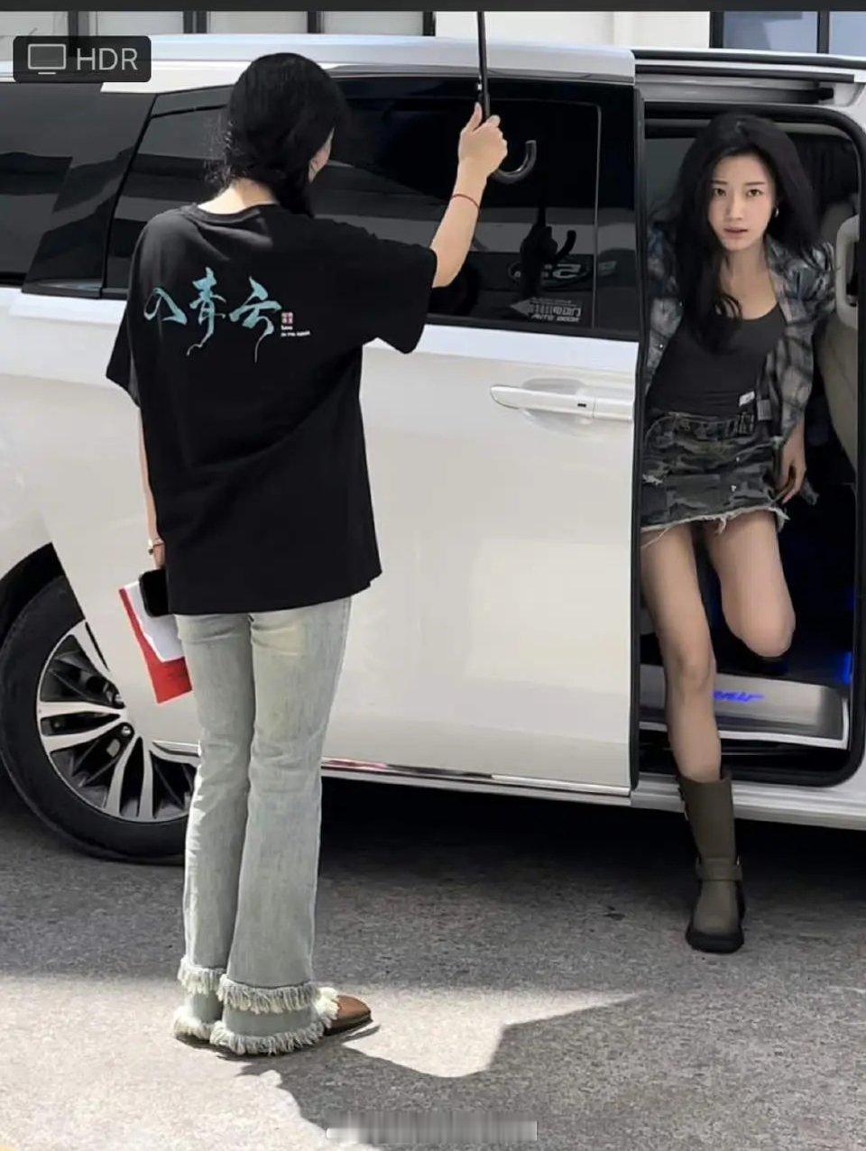 卢昱晓上班路透，好美啊[爱慕] ​​​