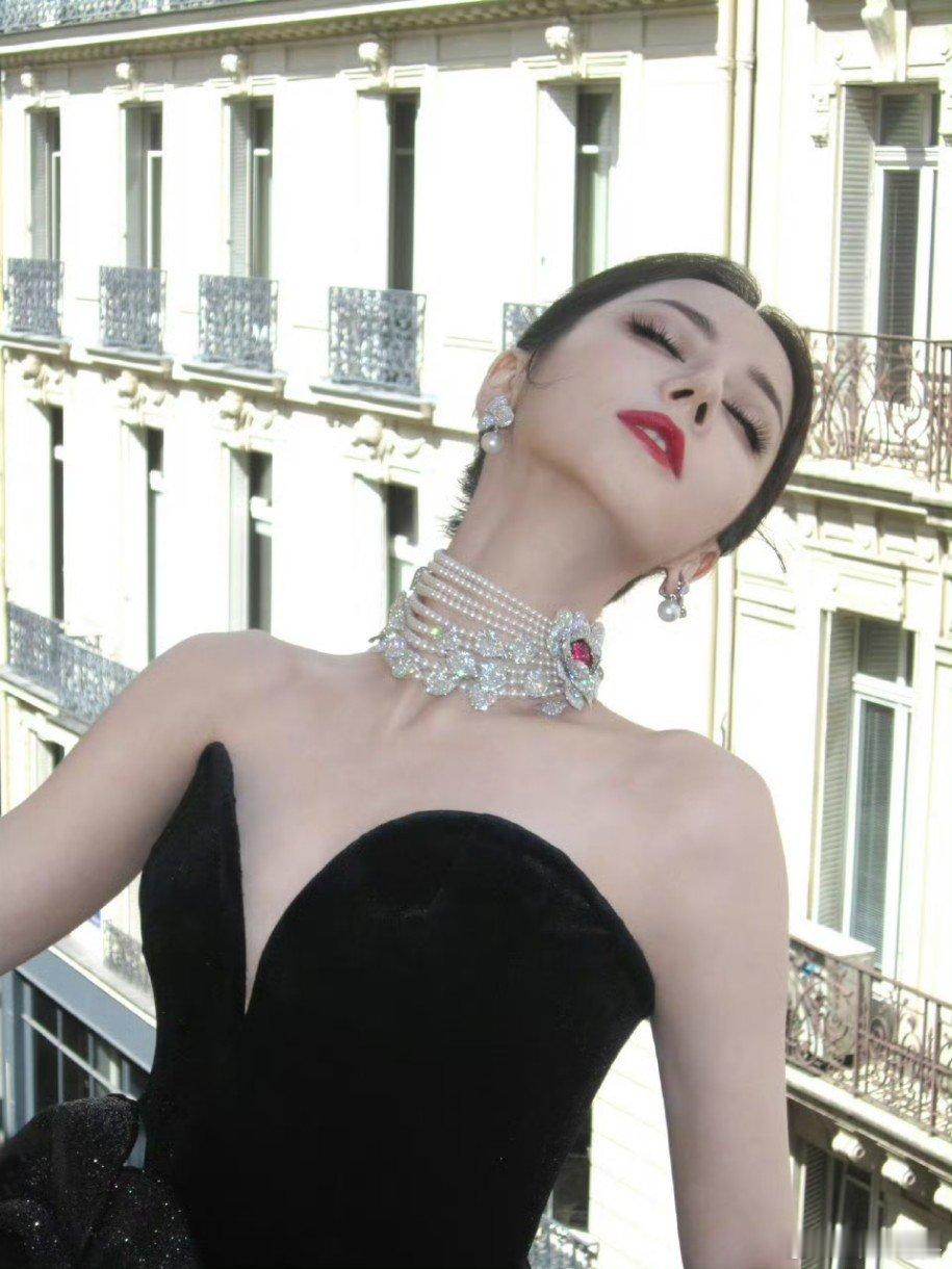 闵塔鲨点赞吐槽嘉行图文我天，闵塔鲨点赞了吐槽嘉行和热巴工作室的图文！闵塔鲨点赞吐