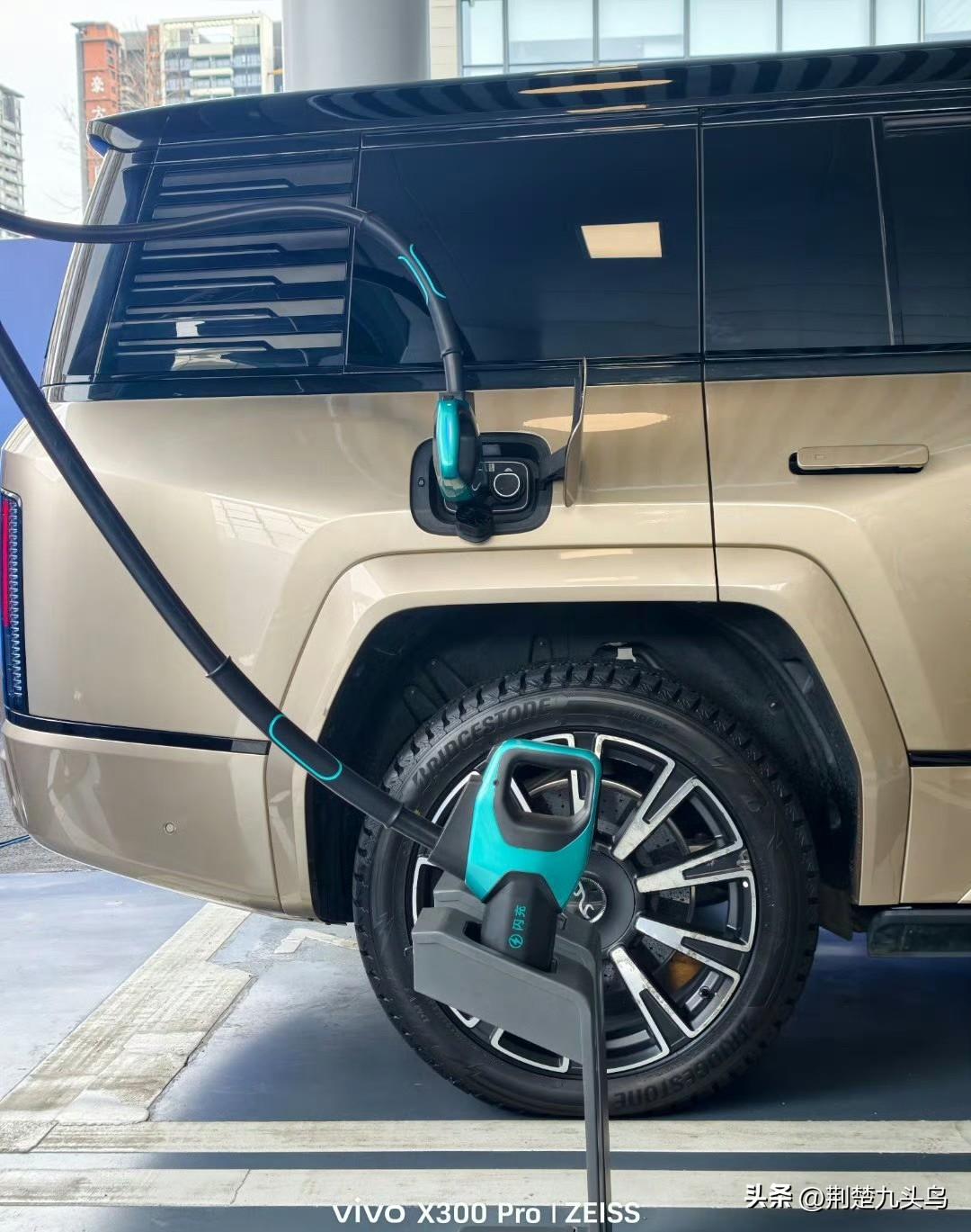 正在比亚迪发布会现场，大家有没有被今天的技术震撼到？[哇]

我有幸上午提前体验