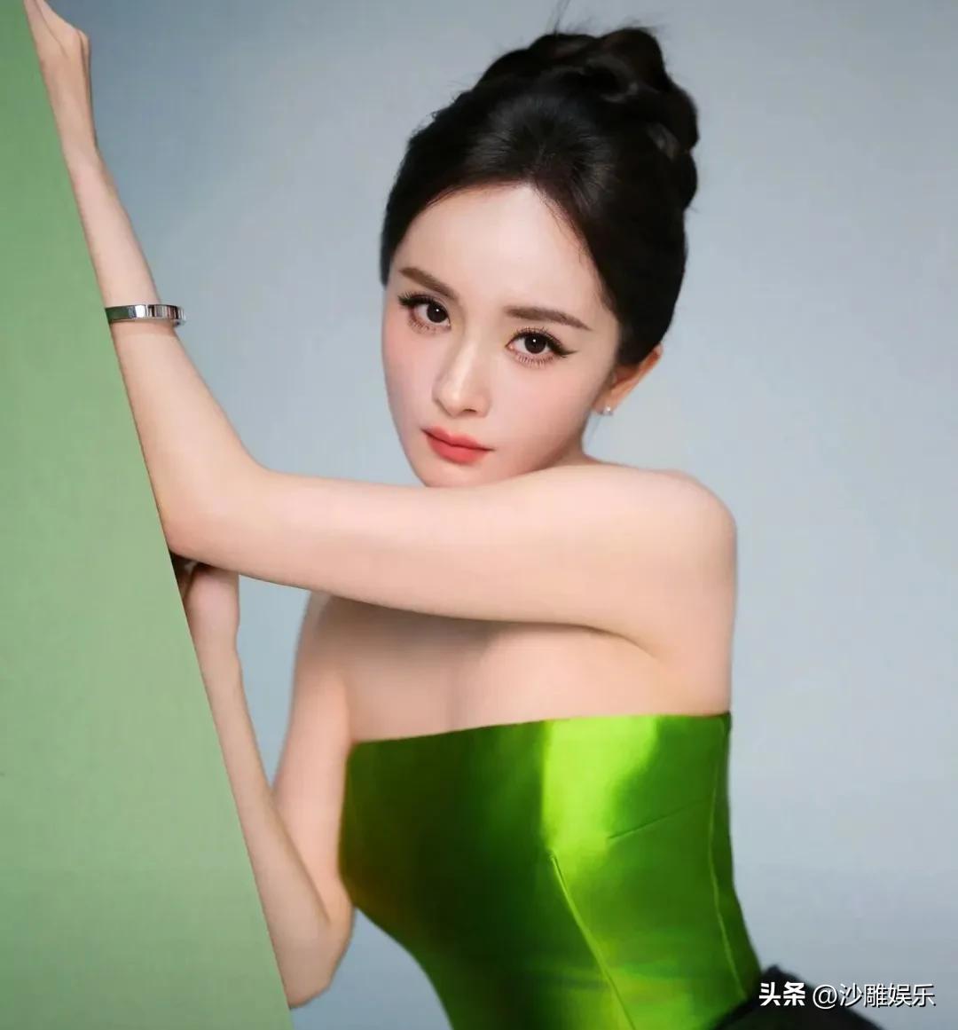 杨幂这次真的不一样了！一段发言让全网改观

6月26号晚上，白玉兰颁奖典礼，杨幂
