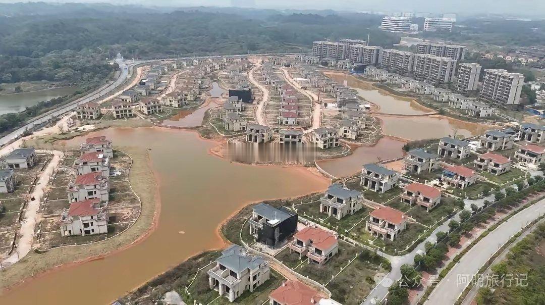 有房没人住，恒大在佛山的杰作 