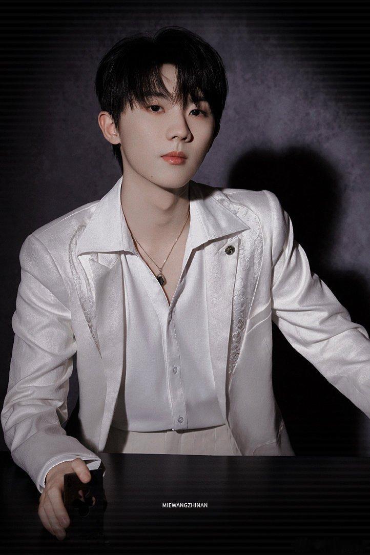 #马嘉祺[超话]#mjq#马嘉祺唱盛夏光年# mjq#马嘉祺李宁运动青春产品全球