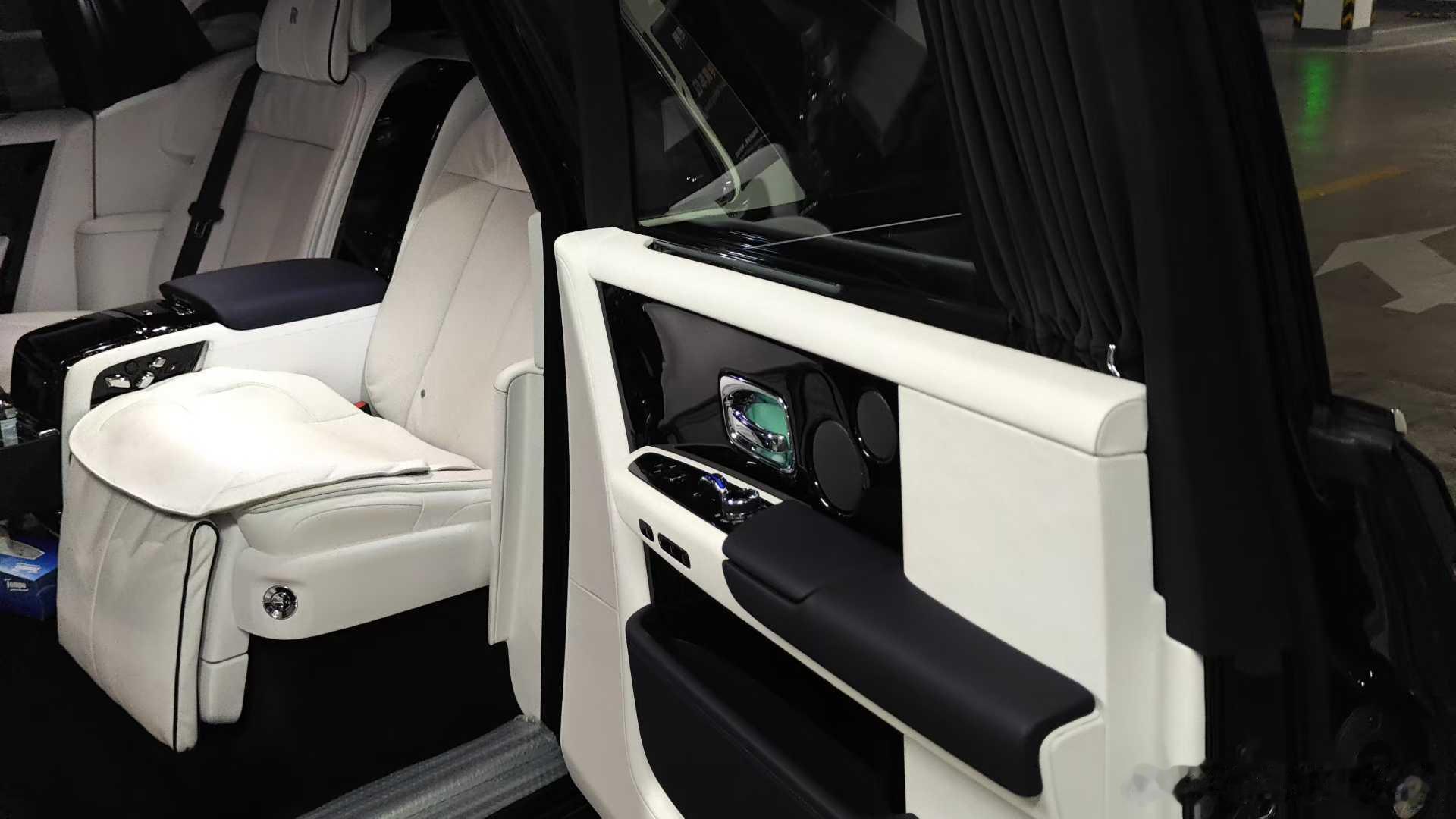 劳斯莱斯幻影加长四座 加急寻伯乐、​22年底上牌，1.3万公里、流星顶，车主传递