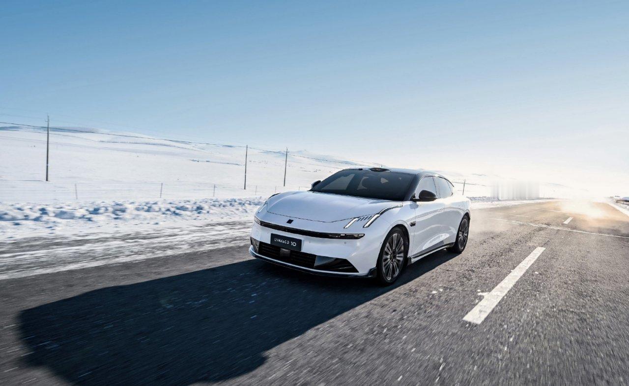 春运大幕正式拉开，去年开纯电车返乡的糟心经历还历历在目：半路续航告急，服务区充电