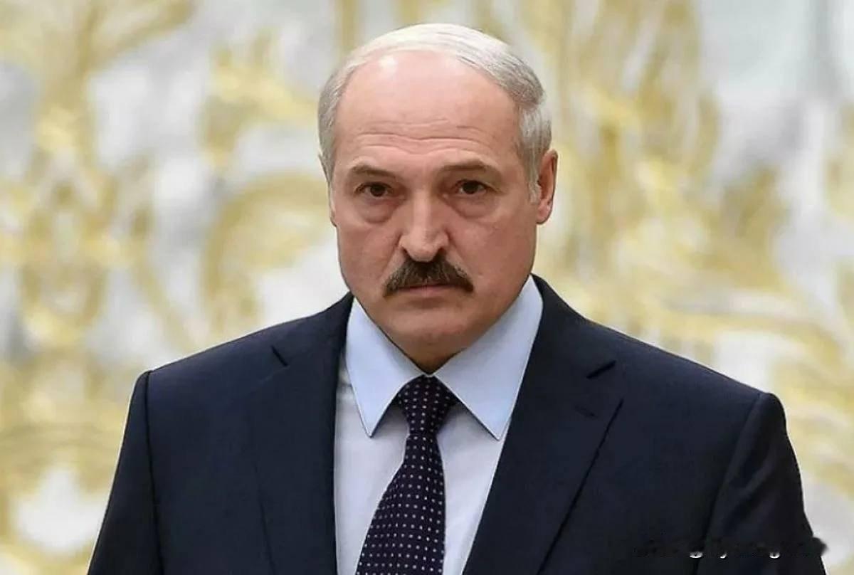 🇧🇾据媒体报道，卢卡申科称对普京官邸的袭击是“最高政府层面的野蛮恐怖主义”。