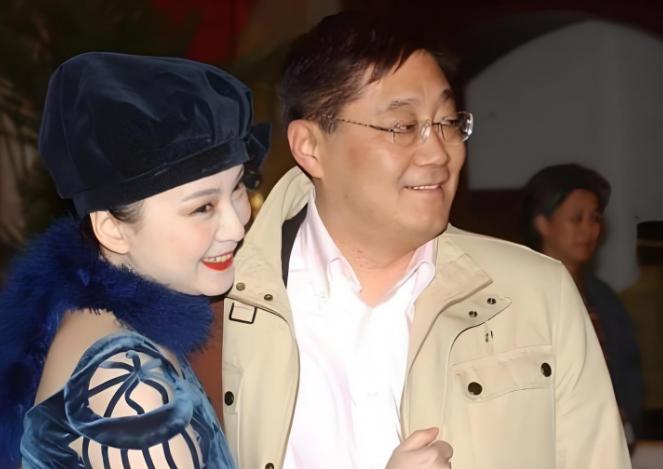 早在2005年，王京花提出离开华谊，她问旗下的艺人：“有谁想跟我走？”几十个艺人