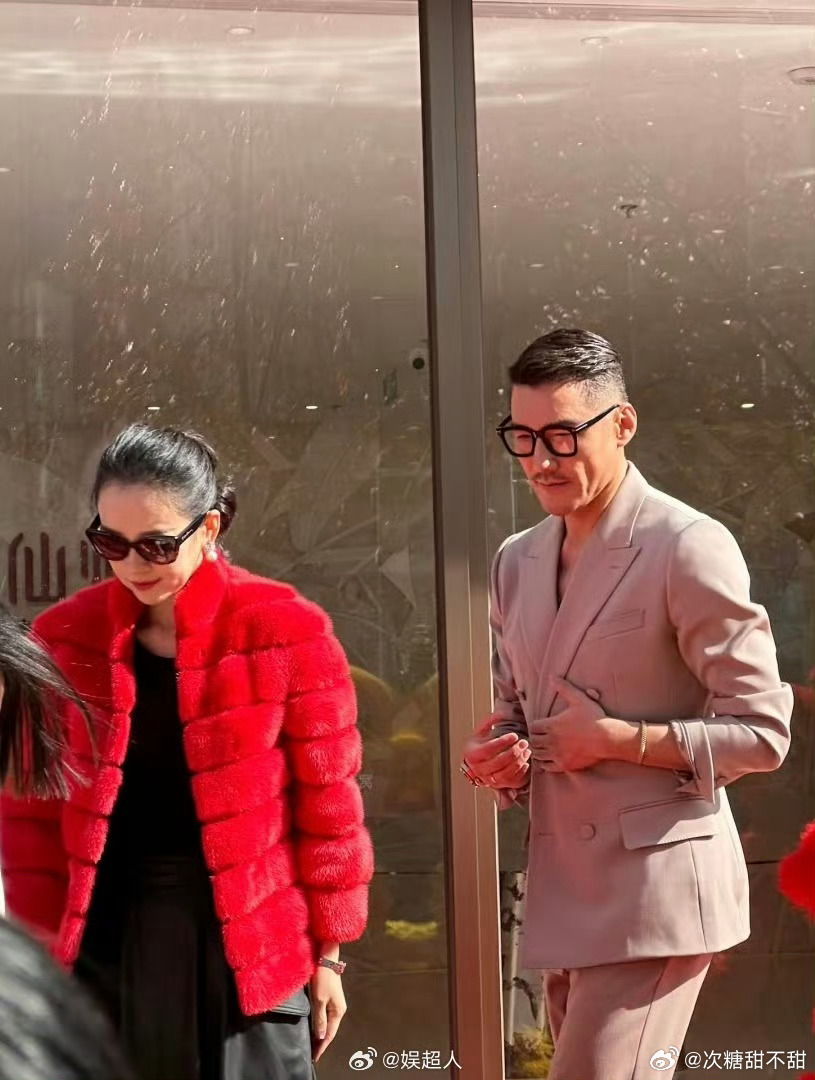 章子怡胡兵20年没变  真是惊喜啊！章子怡胡兵20年了还是这么年轻有活力，感觉他