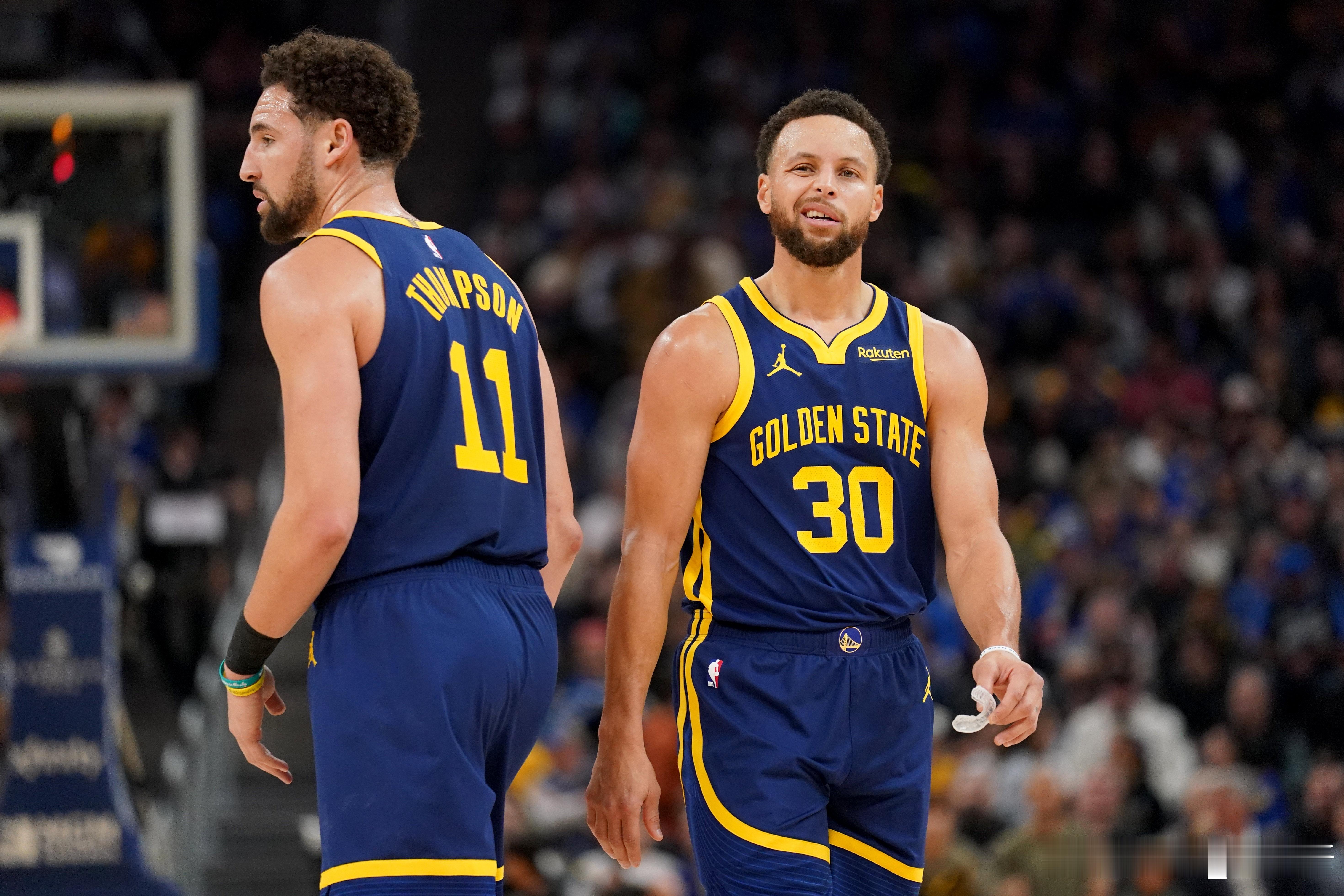 今日NBA附加赛，国王主场迎战勇士，蒙克赛前接受了媒体采访。当被问及该如何击败勇