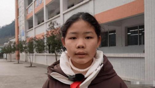 破防了！四川女孩6岁丧父、9岁母亲改嫁，寄人篱下整整12年。

高考才刚结束，她
