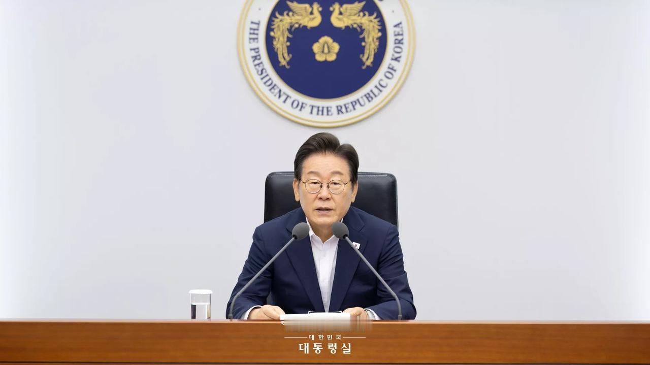 李在明要求乌方就单方公开朝军战俘信息道歉

俄罗斯卫星通讯社 2026年10月2
