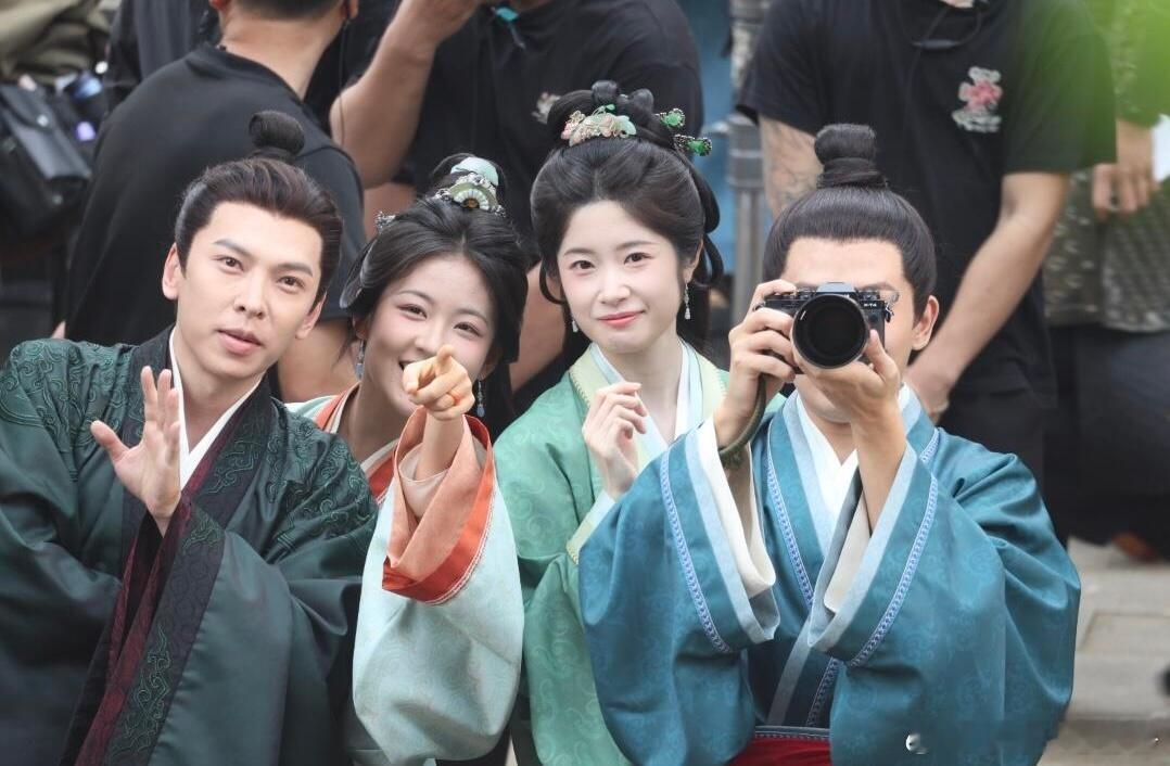 蒋雪鸣 看来蒋叔带小朋友玩得挺好的蒋雪鸣阎荪朗蒋雪鸣归良辰