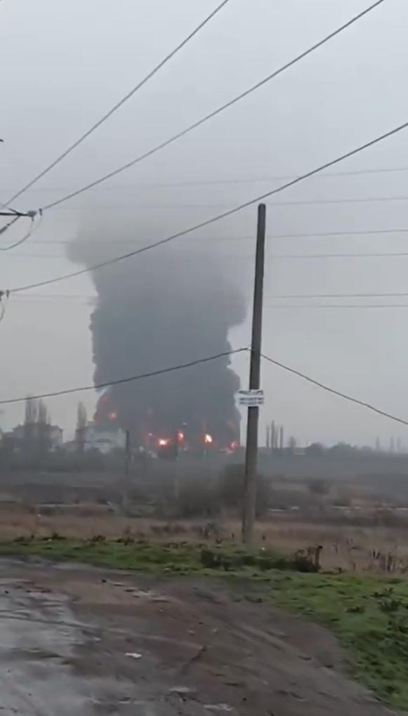 乌克兰与黑海的联系似乎正在被切断。显然，乌克兰对俄罗斯“影子舰队”舰船的袭击已经