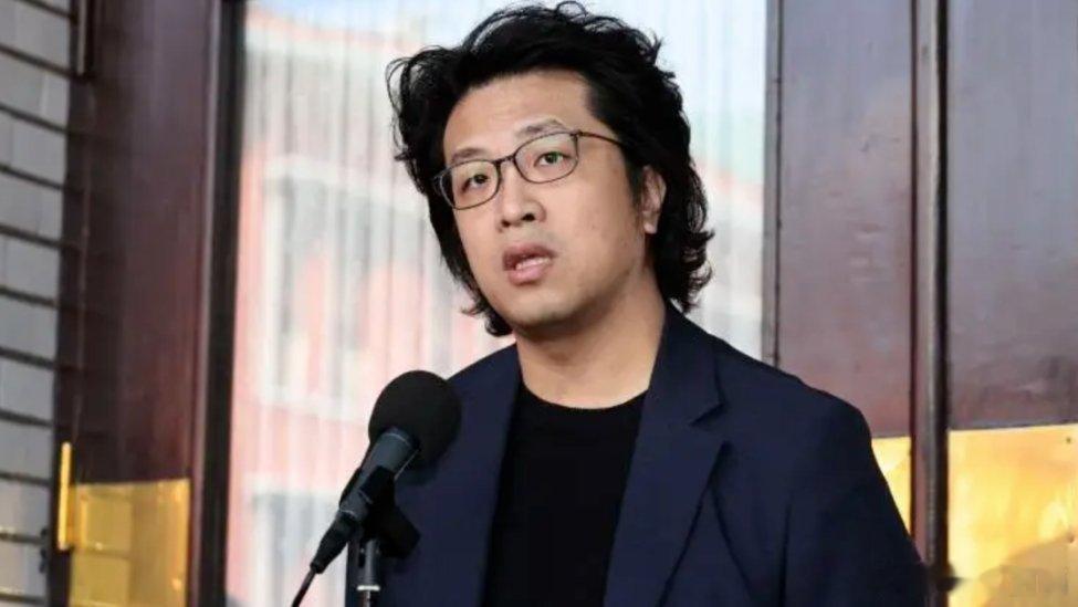 凤凰新闻【“台独”顽固分子沈伯洋被立案侦查】重庆市公安局10月28日发布警情通报