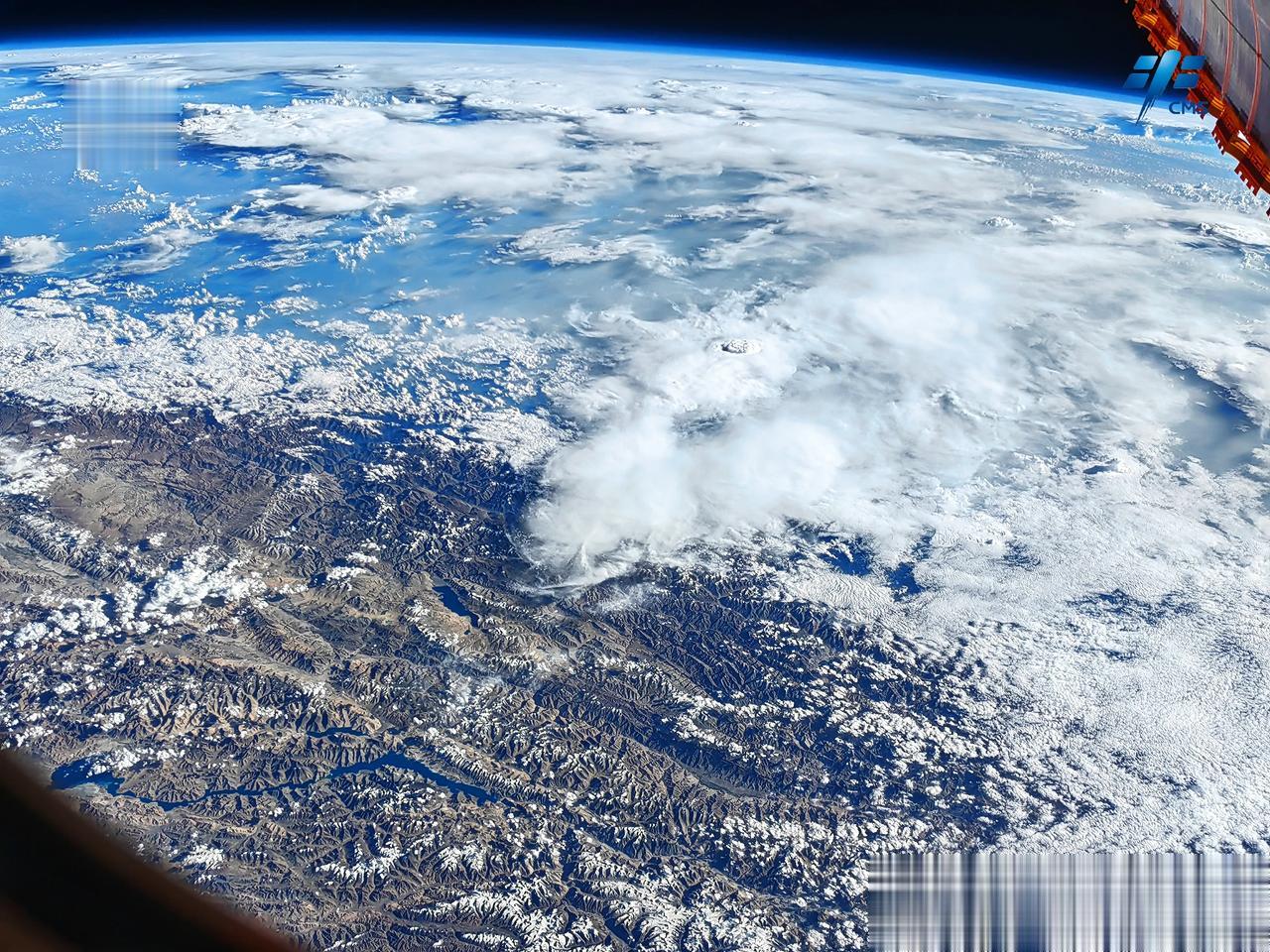 “天宫之镜”中国空间站首次慢直播上线，明天4月24日上午10点整，大家敬请期待。