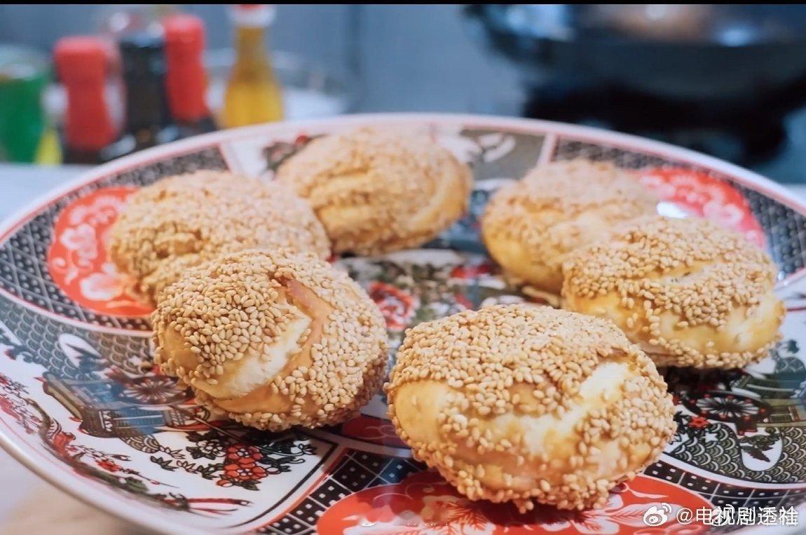姜妍中餐厅复刻锦绣芳华同款胡饼 哇哇哇！姜妍在《中餐厅》复刻了《锦绣芳华》里的同