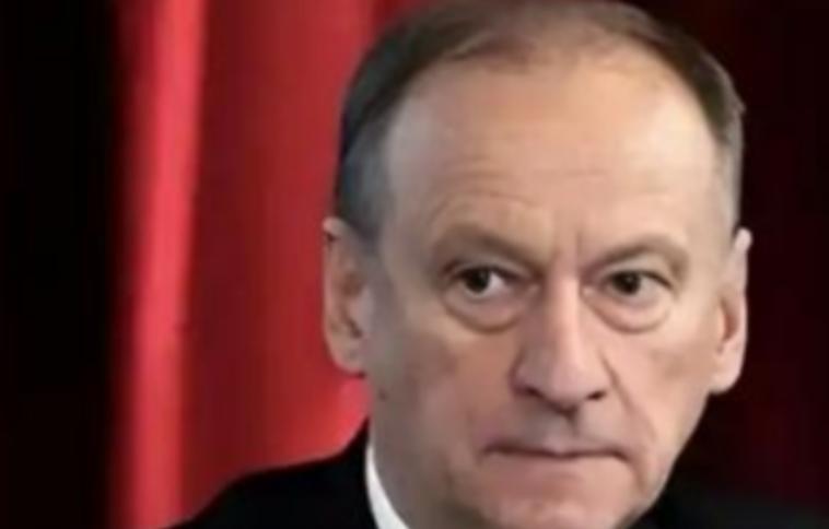 在美国毫不掩饰野心的今天，狂妄自大的特朗普却是一直在强调着中美友好关系，一位德国