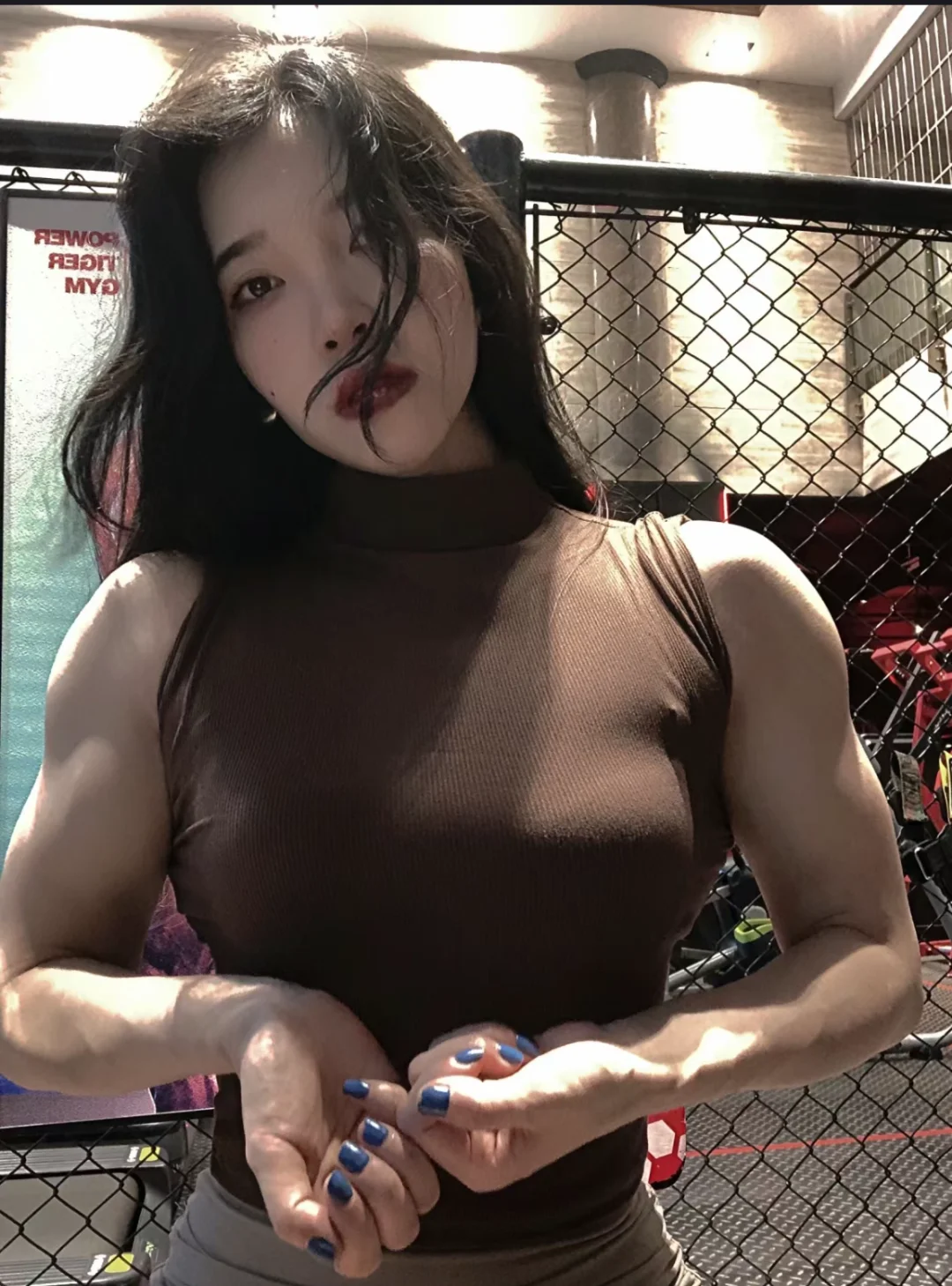 肌肉这么壮的我，可以吸引100个女宝的喜欢么