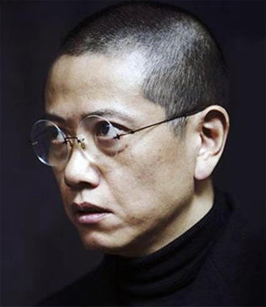 都说眼睛是心灵的窗户，通过他的窗户你看到了什么？ 