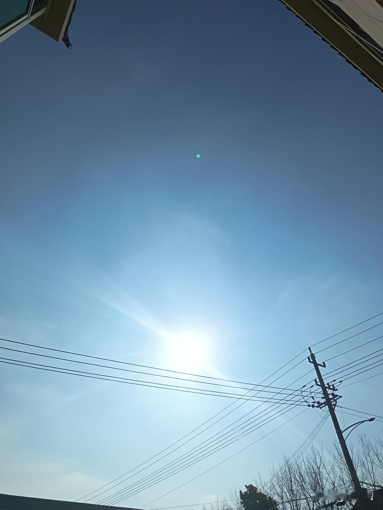 老同学来电话了！让我赶紧去他家一趟，我问啥事儿？他却和我卖关子。

没法，老同学