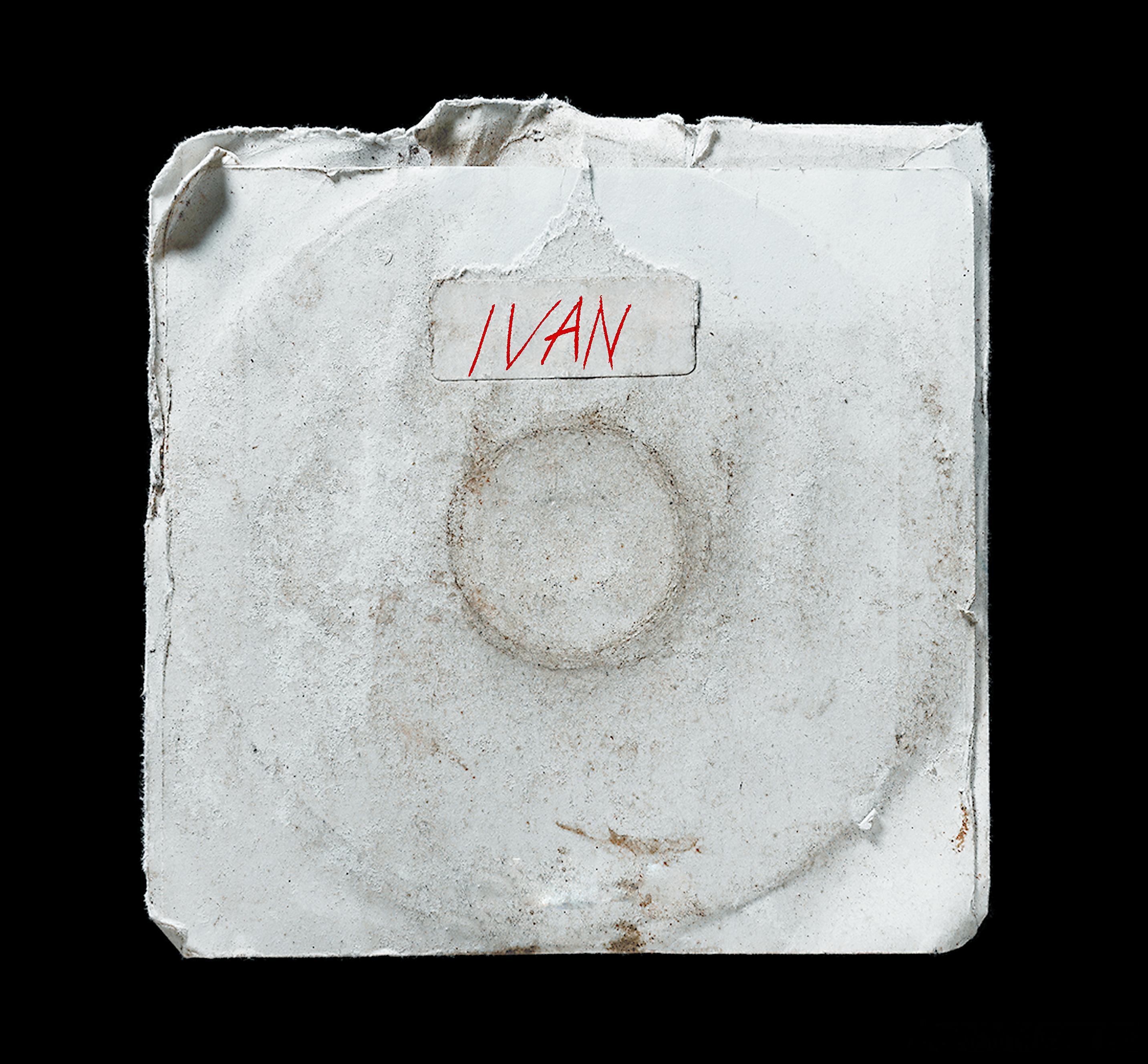 在阿纳特花园仓库中发现的一张意义不明的CD。曾存放于阿纳特花园失物招领中心，记录