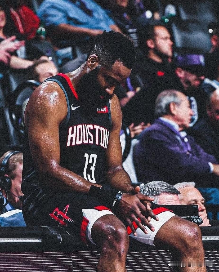 谁能想到在火箭退役的不是哈登，而是杜兰特？
作为一名火箭球迷，一直幻想着哈登能够