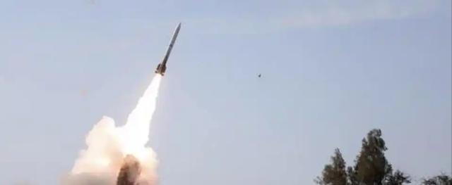 伊朗下死手亮剑！一吨重超音速导弹出击，以色列7套雷达尽数被毁

开战前的以色列，