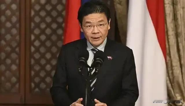 新加坡总理五一重要讲话 + 《联合早报》开始宣传“手抓饭”？

看似风、马、牛不