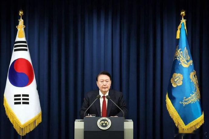 【 韩最大在野党称总统涉嫌煽动内乱 ，韩总统府暂无回应】 当地时间12月4日凌晨