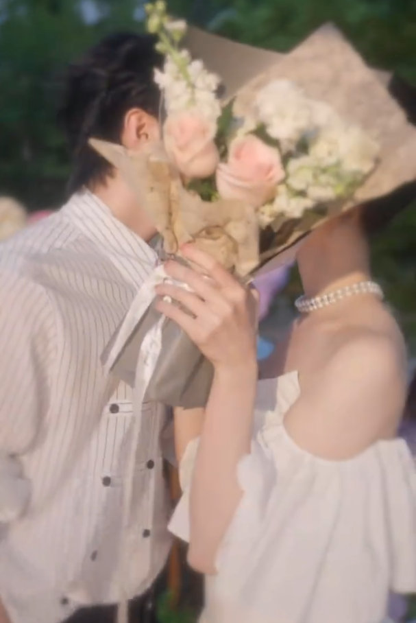 陈都灵周翊然结婚怎么没喊我 剧集翘楚 谁看到这组心动大片能控制住上扬的嘴角呢，一