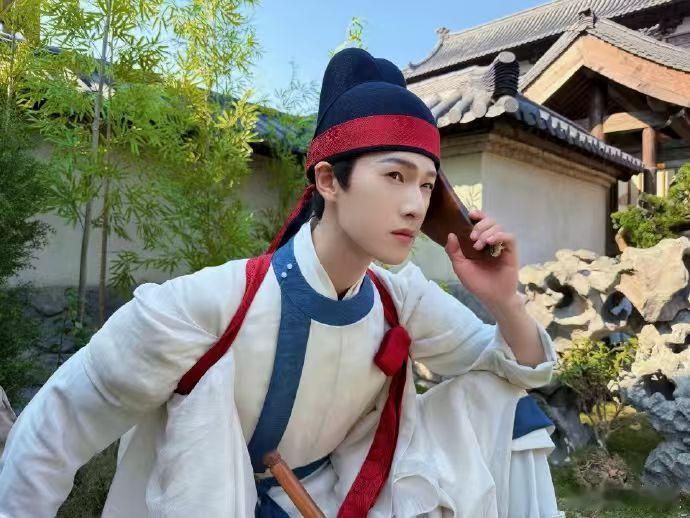 李昀锐古装耍酷李昀锐告别11月 李昀锐古装耍酷，李昀锐告别11月，期待和小林的1