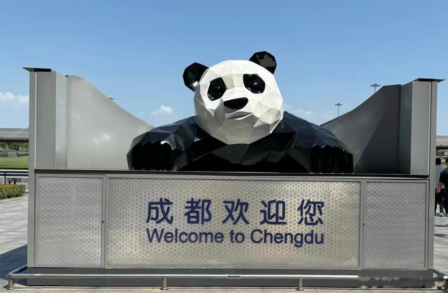 闪现成都，OPPO年度影像旗舰新品晚上见 成都·成都武侯渝江皇冠假日酒店