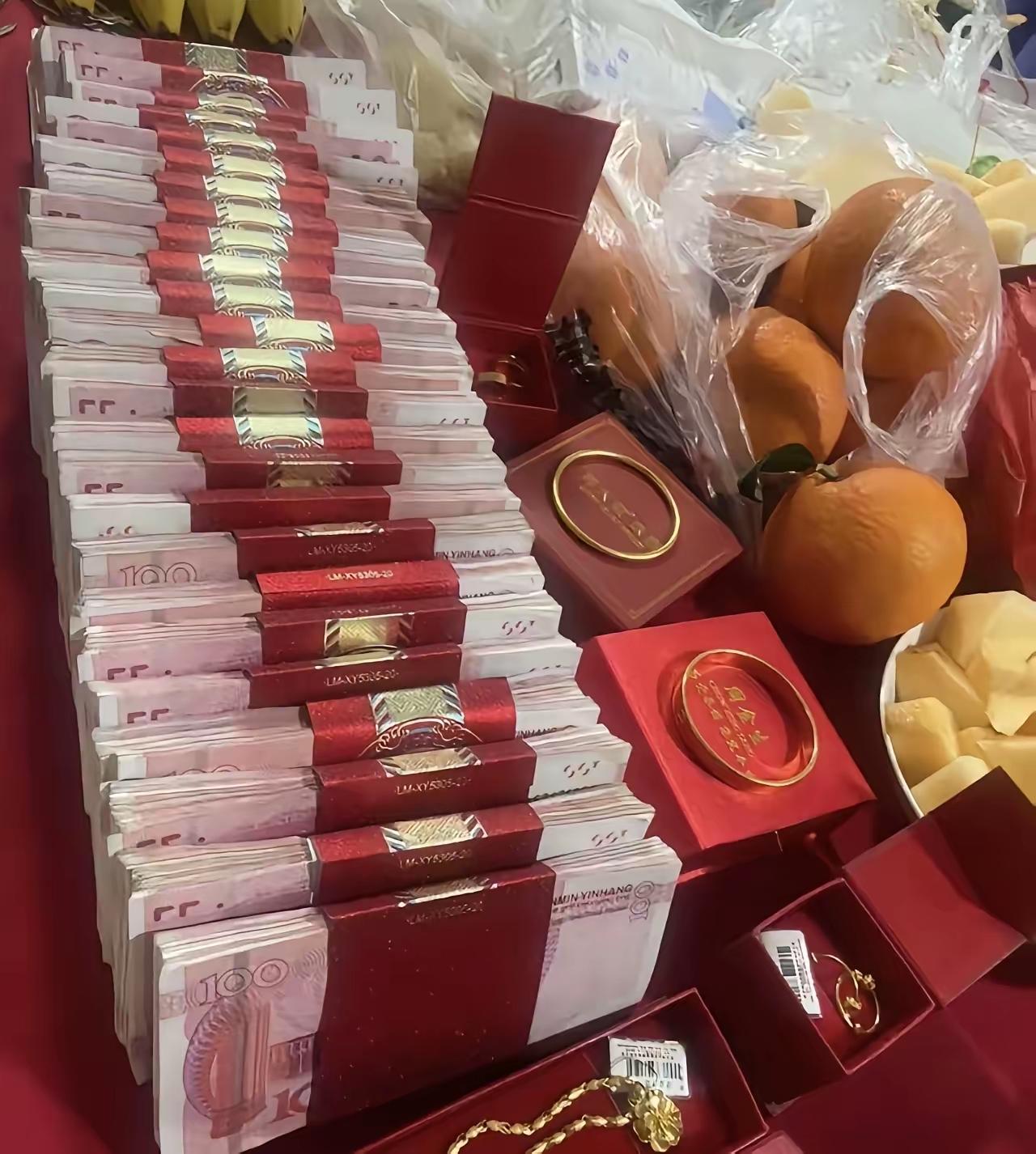 邻村一男子因拿不出36万彩礼，分手后另娶她人，不料，前女友得知消息整天把自己关在