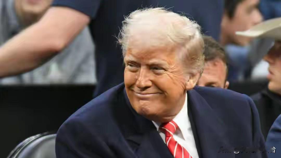 “我们不再当世界警察了。”

特朗普在2018年视察驻伊拉克美军时曾这样告诉世界