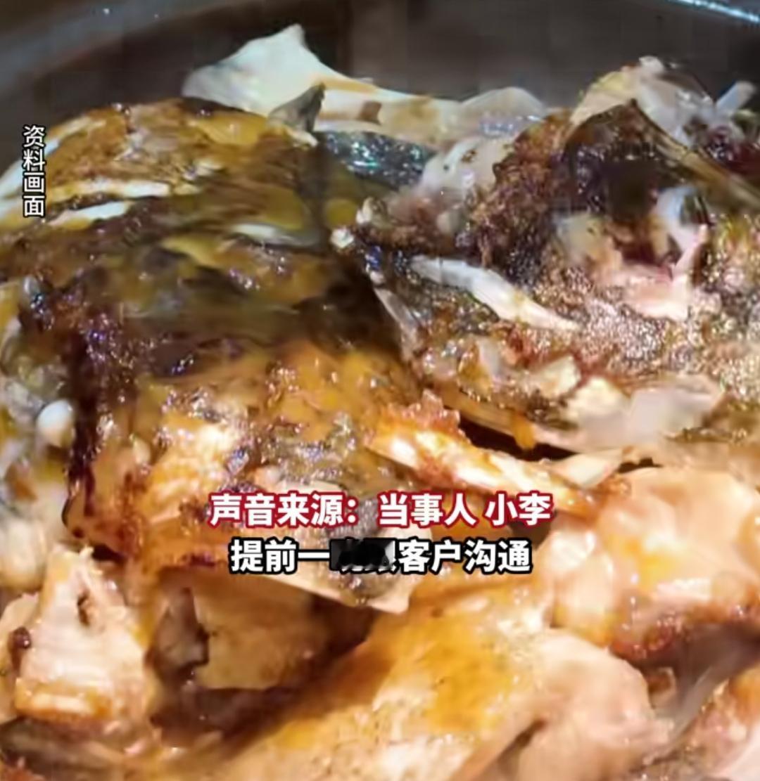 97年女生做上门私厨，一天做4家，月入2万。
这姑娘是在上海做这个上门私厨，12