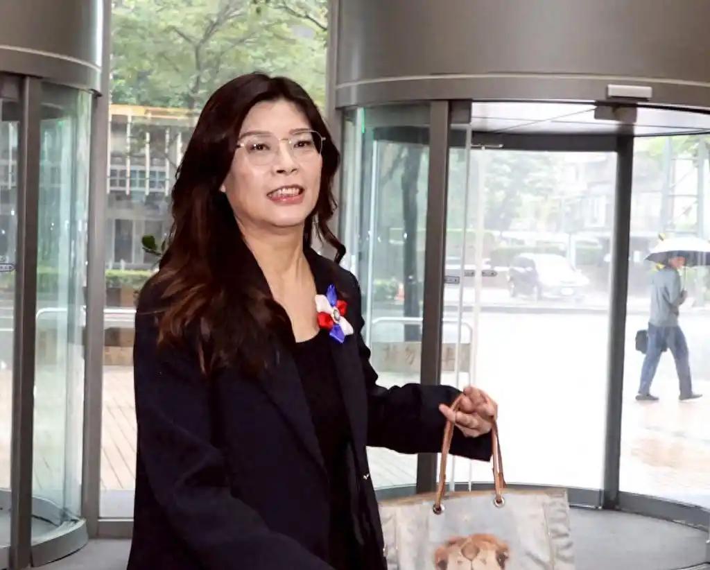 马英九斗不过赖清德，朱立伦斗不过赖清德，侯友谊斗不过赖清德，郭台铭斗不过赖清德，