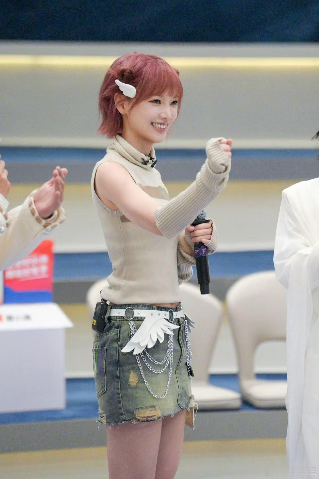 黄灿灿一公笑着哭这段我没绷住黄灿灿把浪姐当真人脱口秀浪姐一公的高光名场面属于黄灿