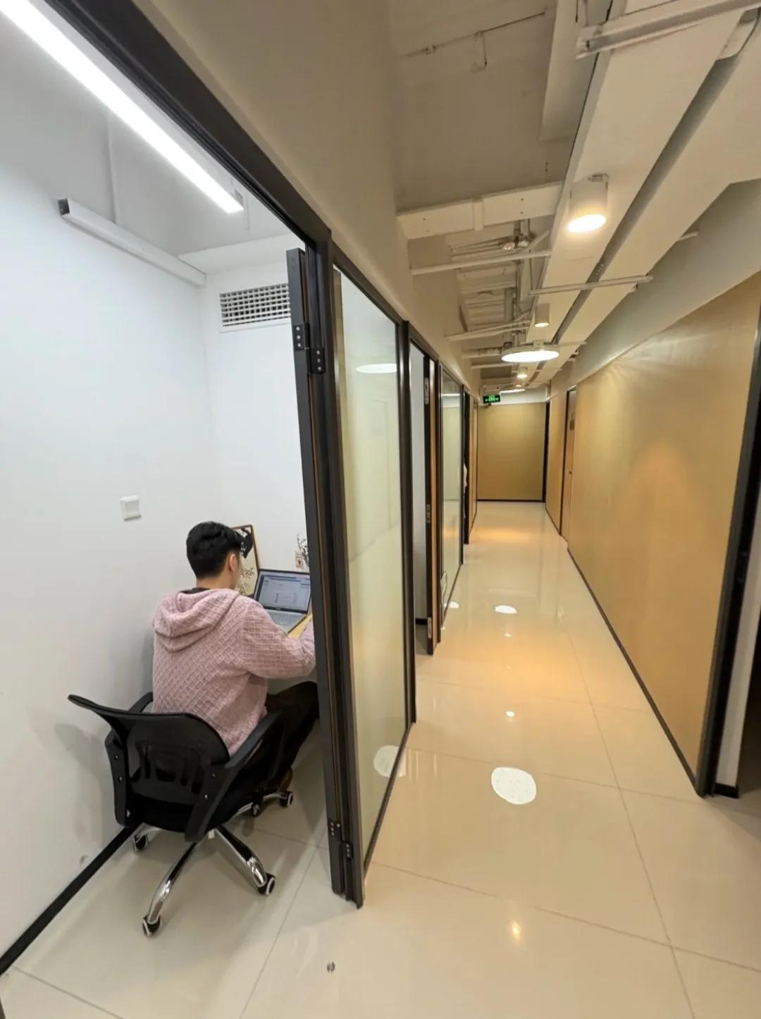 这竟是间办公室？简直难以置信！