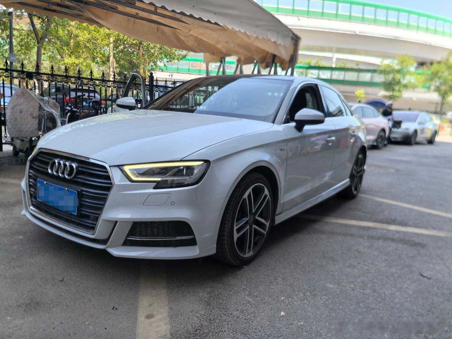 最新到店：奥迪A3  Limousine 35 TFSI 运动型2018年六万多