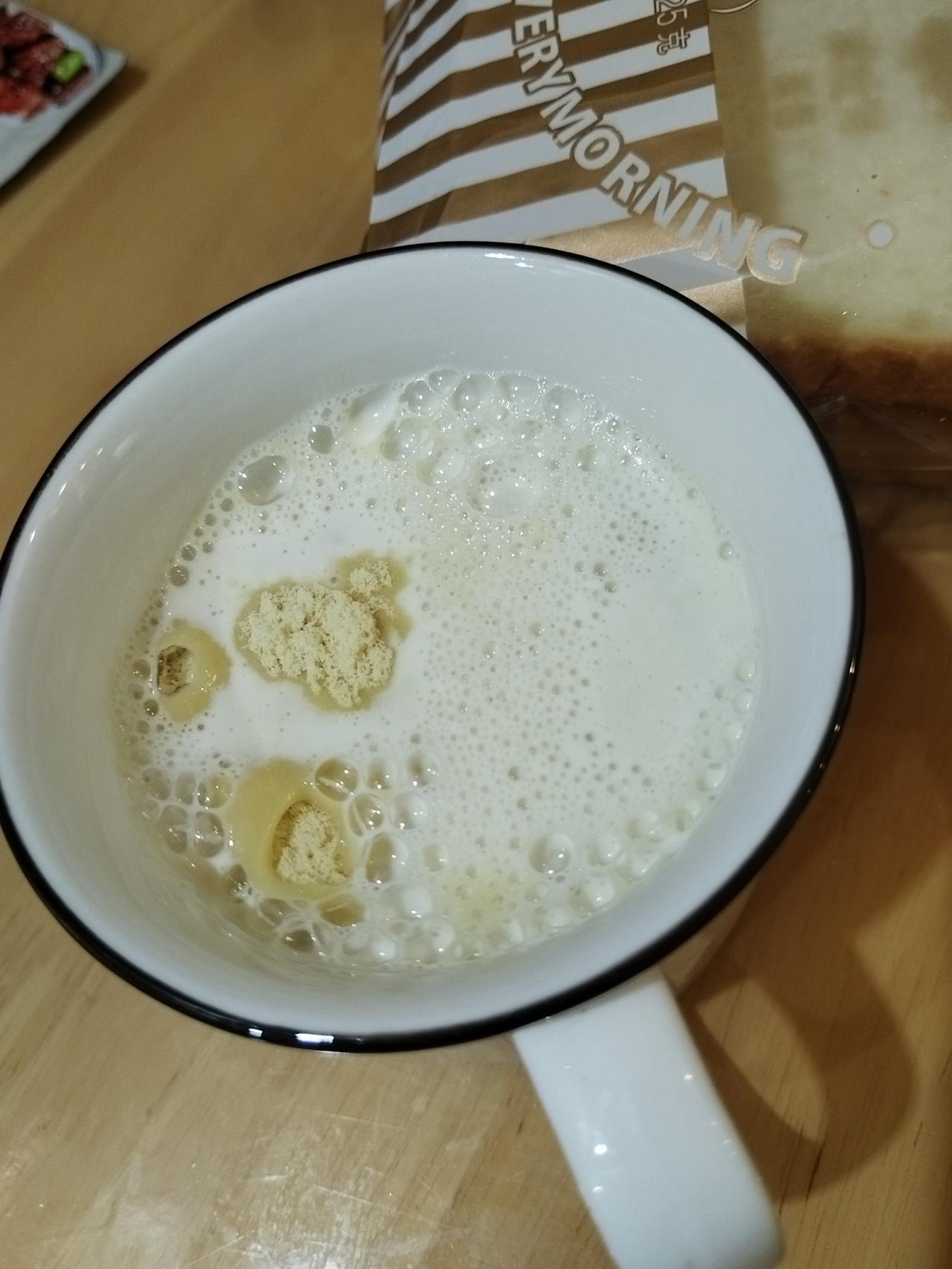 算了一下，今天从早上8点干到晚上9点竟然赚了500多，
晚上回到家迫不及待冲了杯