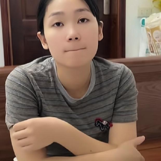 看来人还是得接触了才知道好坏。当初小松给小叔盖房子，五叔经常去小叔家里看看，大家